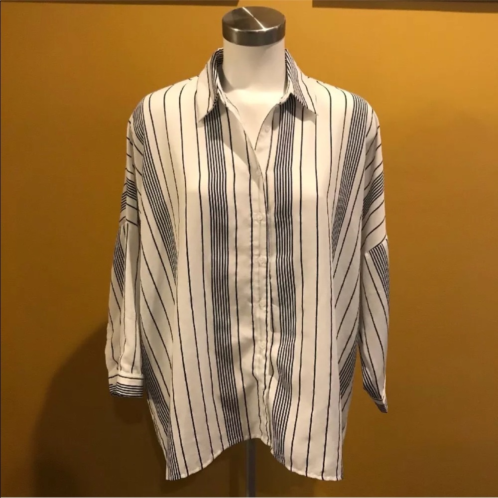 Lumiere boyfriend button down size large
